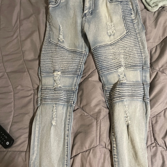 ripped jean - Picture 1 of 2
